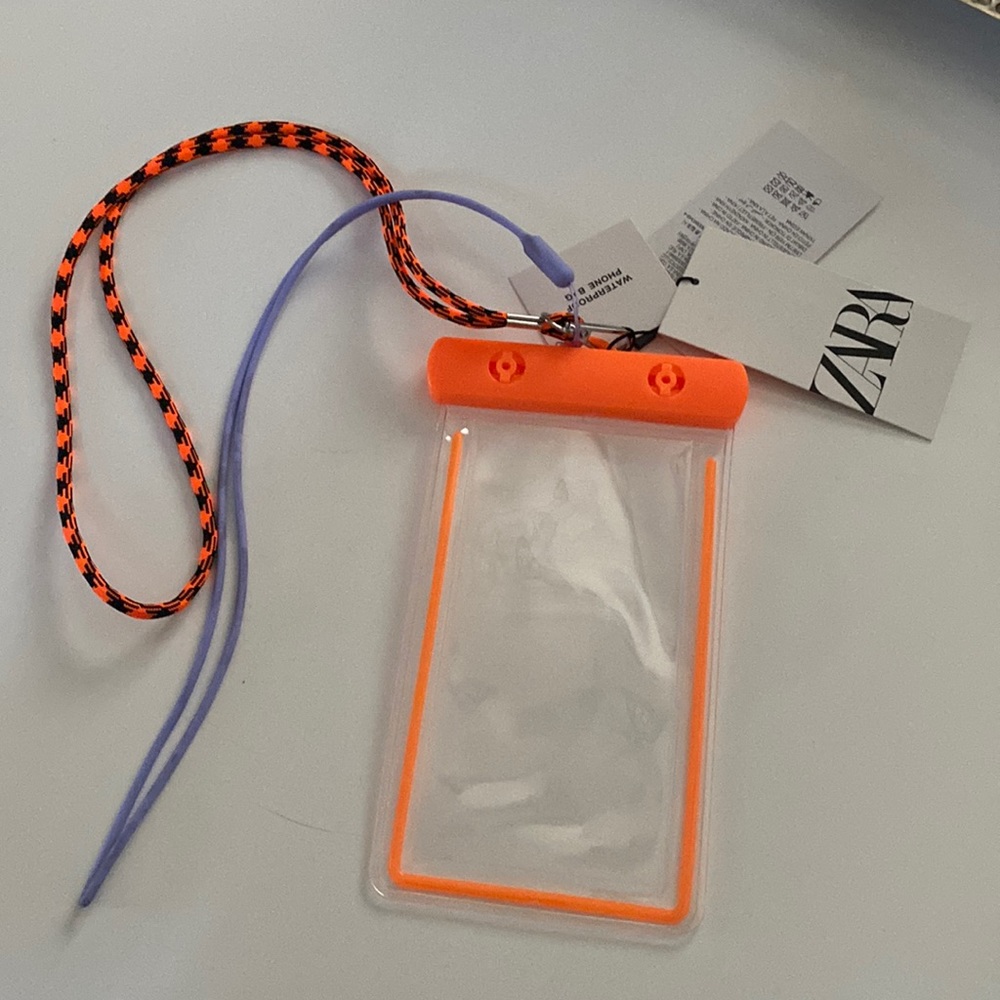 Zara waterproof cellphone holder
